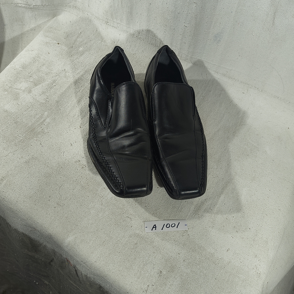 Steve Madden Men's Size 9.5 Black Leather Loafers